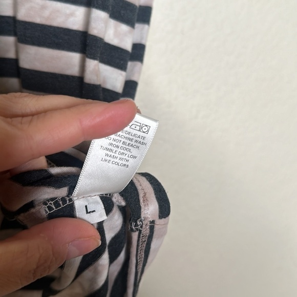 NWOT Drifter Men’s Striped VNeck Tee Black Tan Size Large - Picture 8 of 11